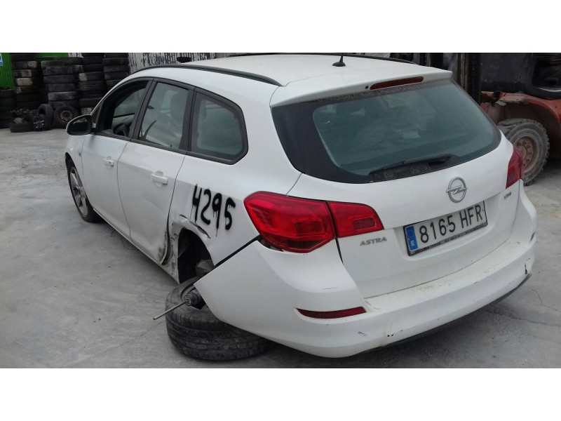 opel astra j sports tourer del año 2011