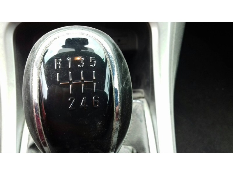 opel astra j sports tourer del año 2011