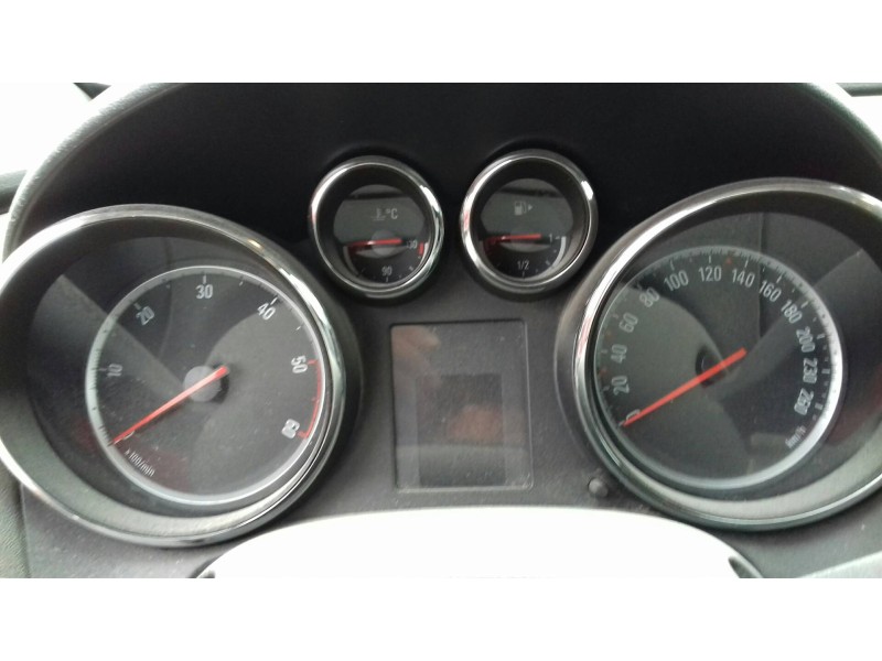 opel astra j sports tourer del año 2011