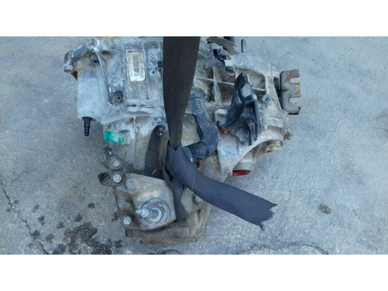 Recambio de caja cambios para dacia duster ambiance 4x2 referencia OEM IAM TL8005.B215856  