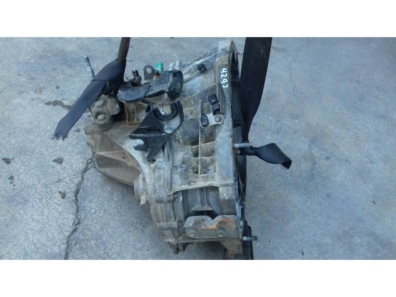 Recambio de caja cambios para dacia duster ambiance 4x2 referencia OEM IAM TL8005.B215856  