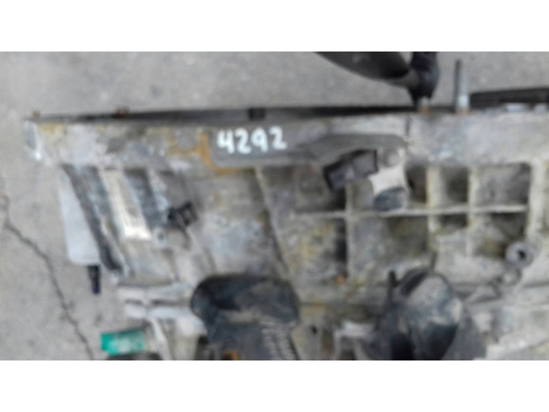 Recambio de caja cambios para dacia duster ambiance 4x2 referencia OEM IAM TL8005.B215856  