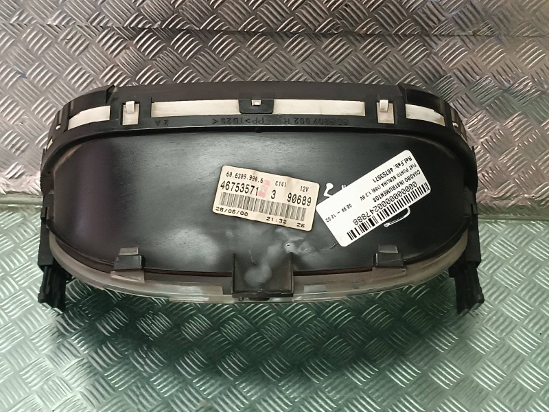 Recambio de cuadro instrumentos para fiat punto berlina (188) 1.2 8v referencia OEM IAM 46753571 606309990 606307002H
