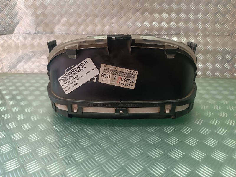 Recambio de cuadro instrumentos para fiat punto berlina (188) 1.2 8v referencia OEM IAM 46753571 606309990 606307002H