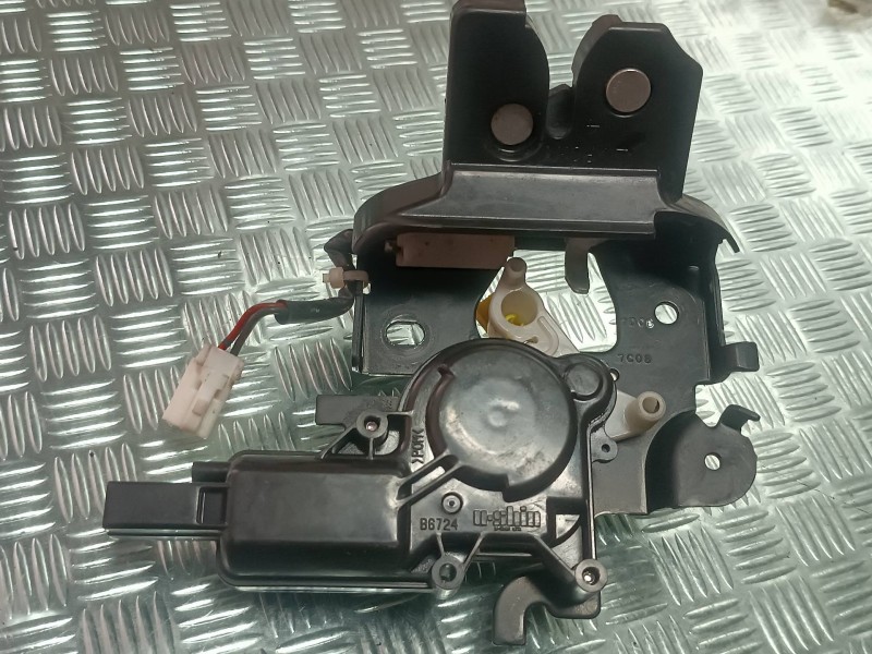 Recambio de cerradura maletero / porton para mazda 3 berlina (bk) 1.6 vvt active referencia OEM IAM B6724  