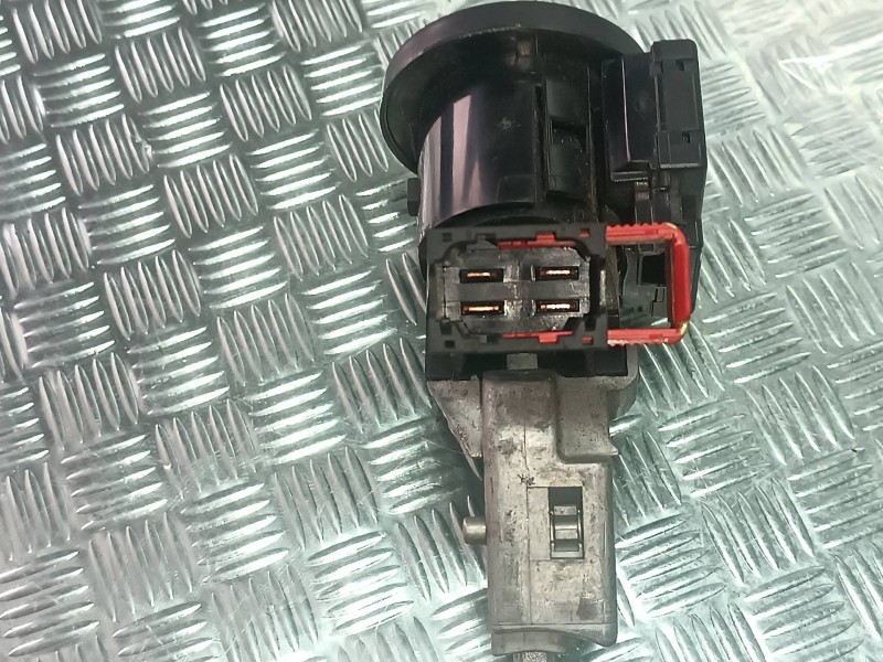 Recambio de conmutador de arranque para dacia duster ambiance 4x2 referencia OEM IAM N0502060B01 G7687C478 VISTEON