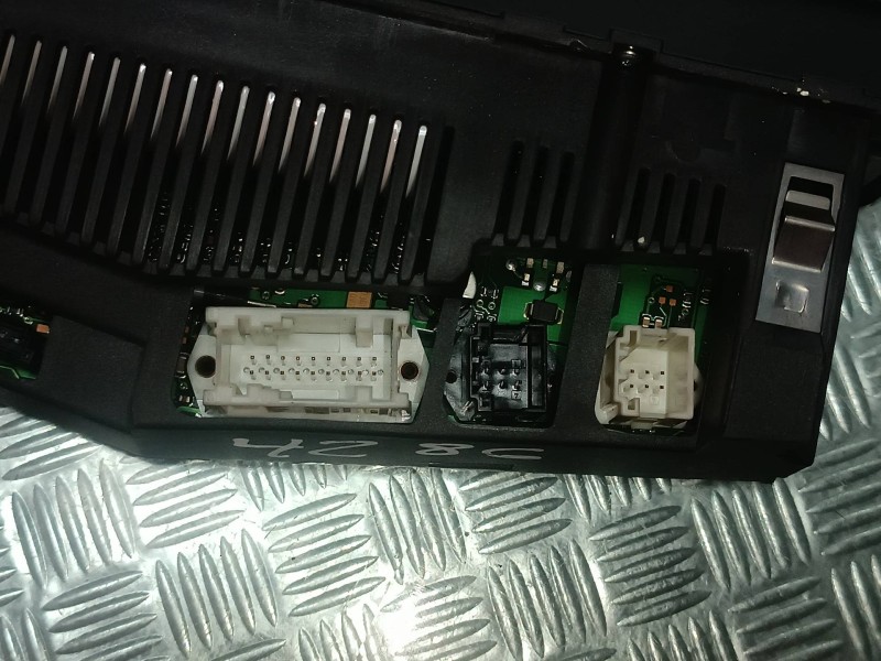 Recambio de mando climatizador para bmw serie 3 coupe (e46) 318 ci referencia OEM IAM 64116931601 5HB00773826 