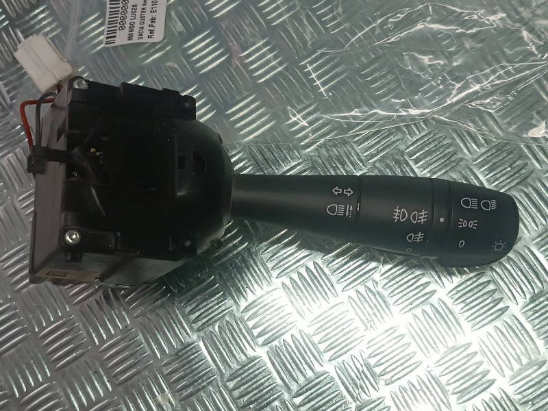 Recambio de mando luces para dacia duster ambiance 4x2 referencia OEM IAM E1109576  