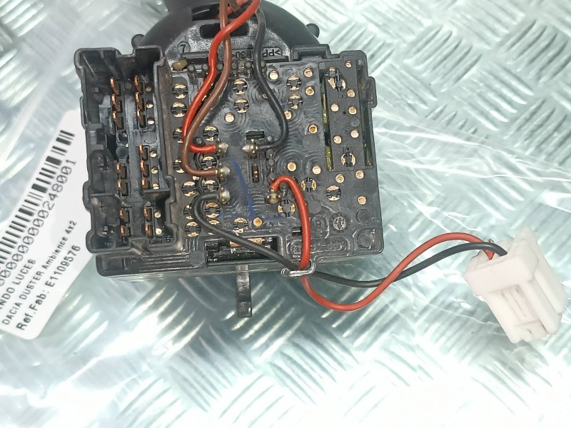 Recambio de mando luces para dacia duster ambiance 4x2 referencia OEM IAM E1109576  