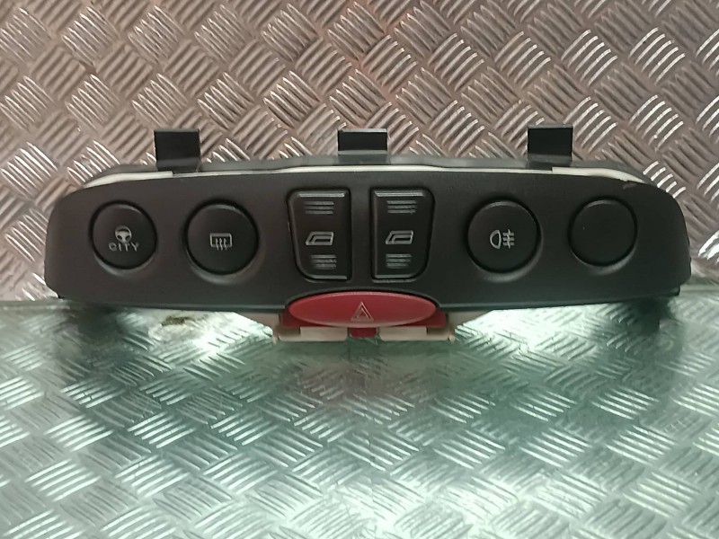 Recambio de warning para fiat punto berlina (188) 1.2 8v referencia OEM IAM A223  