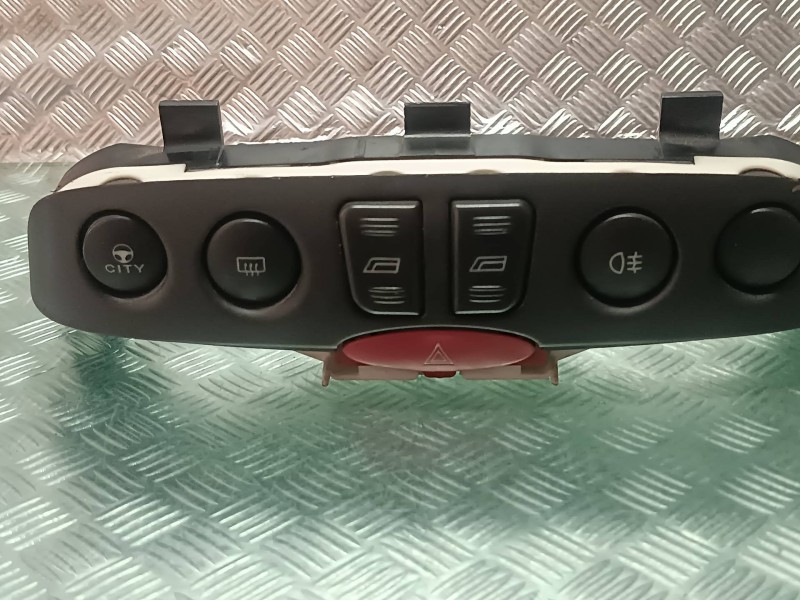 Recambio de warning para fiat punto berlina (188) 1.2 8v referencia OEM IAM A223  