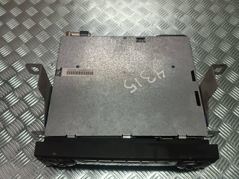 Recambio de sistema audio / radio cd para chevrolet kalos 1.4 se referencia OEM IAM 96454094  BLAUPUNKT