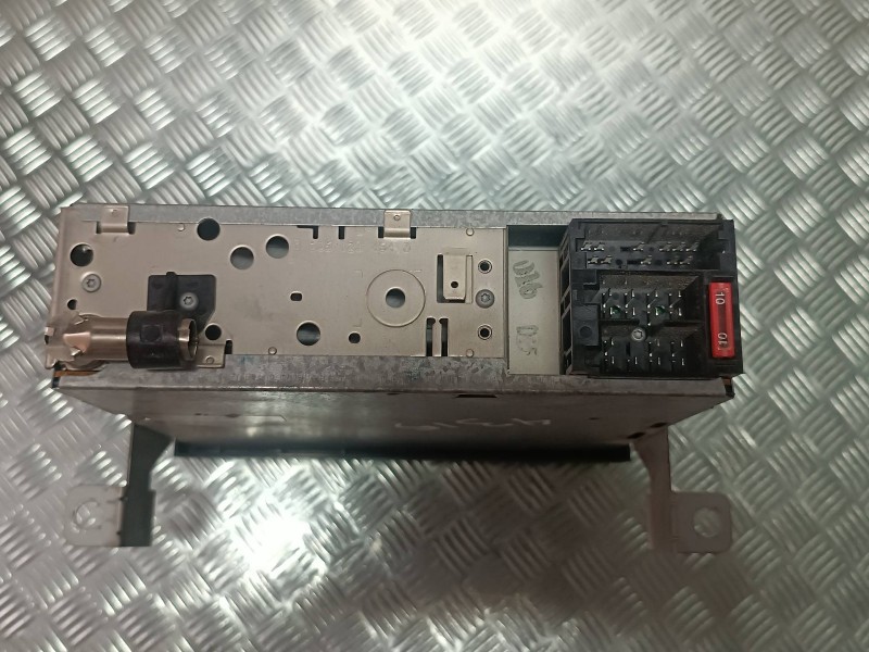 Recambio de sistema audio / radio cd para chevrolet kalos 1.4 se referencia OEM IAM 96454094  BLAUPUNKT