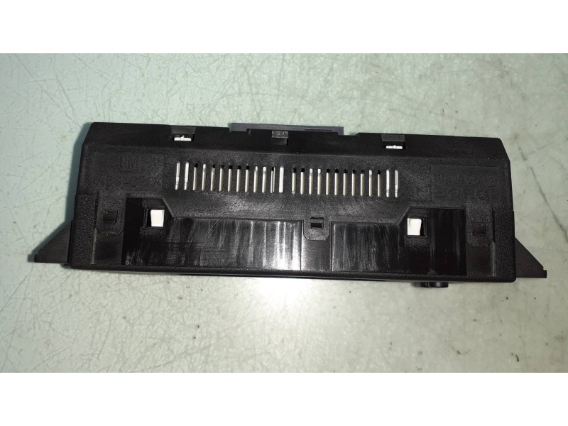 Recambio de pantalla multifuncion para opel meriva cosmo referencia OEM IAM 13208191 317099190 464652911