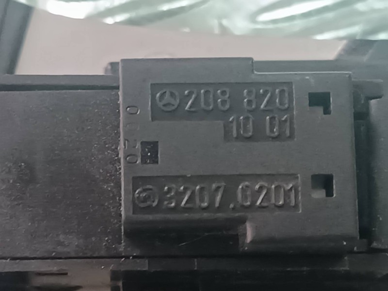 Recambio de moldura para mercedes-benz clase s (w220) berlina 320 cdi (220.026) referencia OEM IAM 2088201001 5171619 