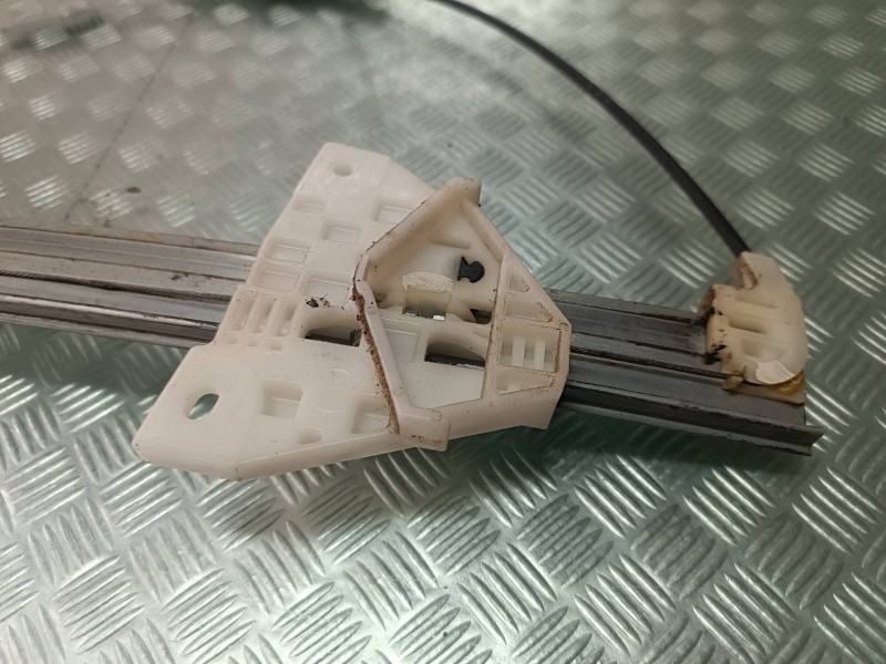 Recambio de elevalunas delantero derecho para mazda 3 berlina (bk) 1.6 vvt active referencia OEM IAM   ELECTRICO