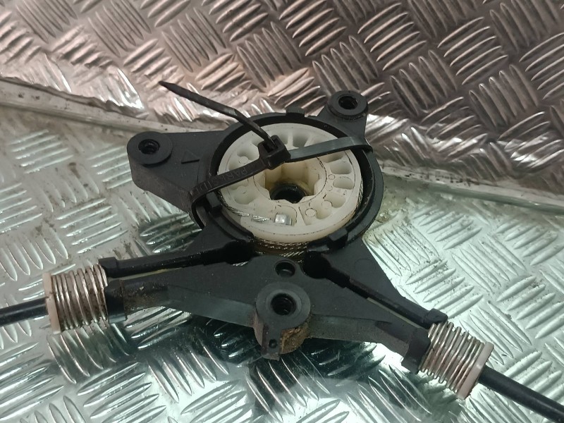 Recambio de elevalunas delantero izquierdo para mazda 3 berlina (bk) 1.6 vvt active referencia OEM IAM   ELECTRICO