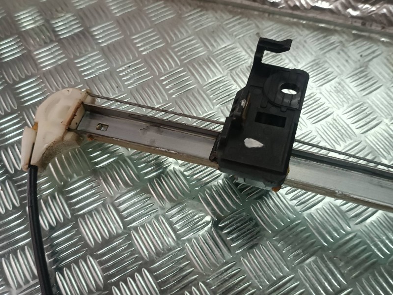 Recambio de elevalunas trasero derecho para mazda 3 berlina (bk) 1.6 vvt active referencia OEM IAM   ELECTRICO