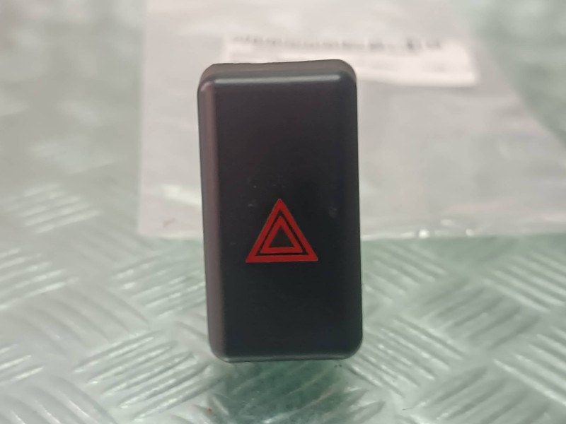 Recambio de warning para mazda 3 berlina (bk) 1.6 vvt active referencia OEM IAM BP4K664H0 03750330 4 PINES