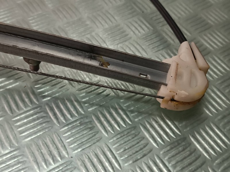 Recambio de elevalunas trasero izquierdo para mazda 3 berlina (bk) 1.6 vvt active referencia OEM IAM   ELECTRICO