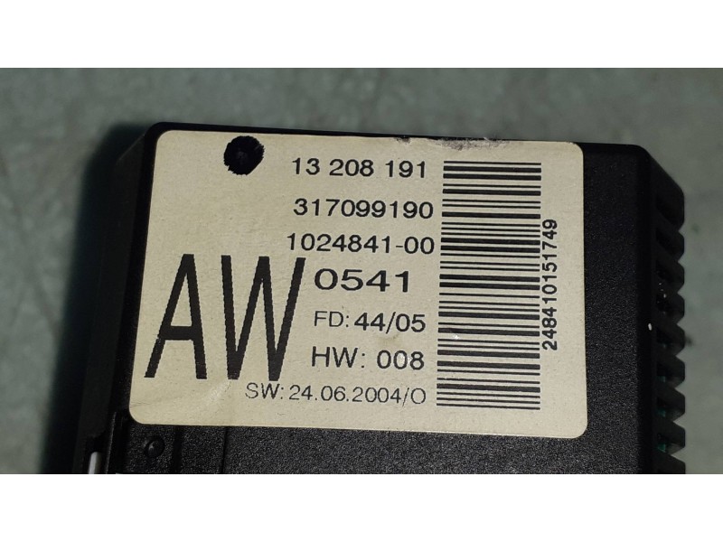 Recambio de pantalla multifuncion para opel meriva cosmo referencia OEM IAM 13208191 317099190 464652911