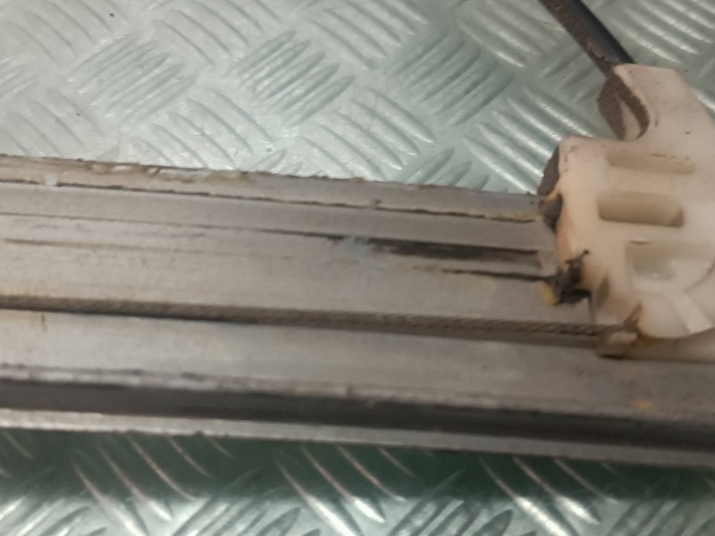 Recambio de elevalunas delantero derecho para mazda 6 berlina (gg) 1.8 active (4-ptas.) referencia OEM IAM   ELECTRICO