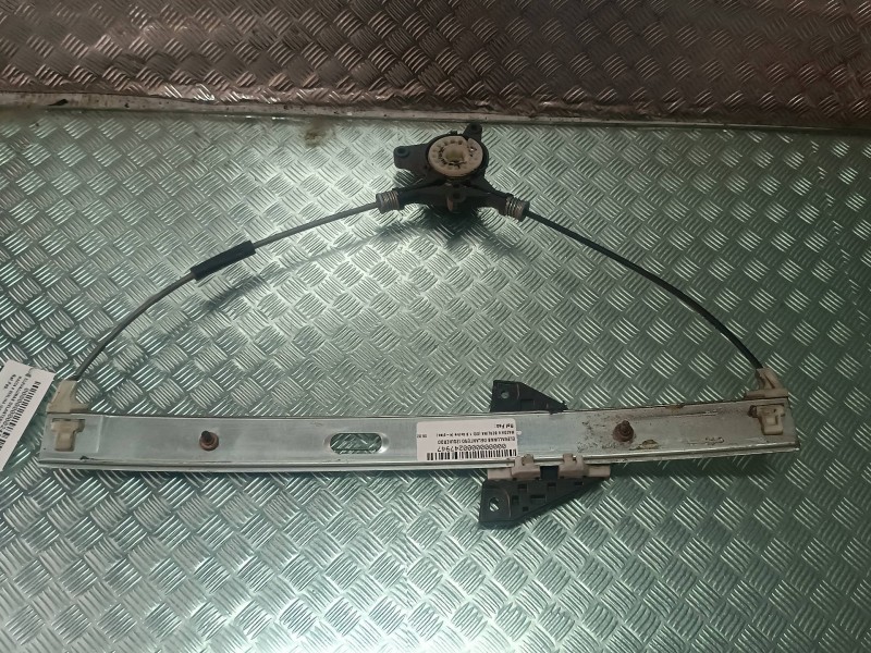 Recambio de elevalunas delantero izquierdo para mazda 6 berlina (gg) 1.8 active (4-ptas.) referencia OEM IAM   ELECTRICO