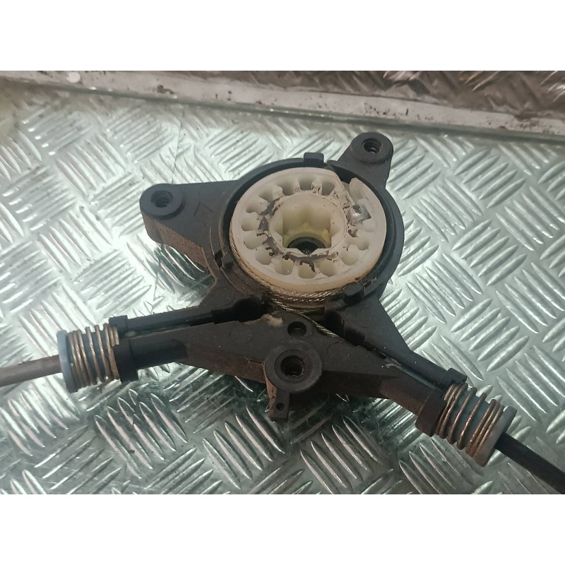 Recambio de elevalunas delantero izquierdo para mazda 6 berlina (gg) 1.8 active (4-ptas.) referencia OEM IAM   ELECTRICO