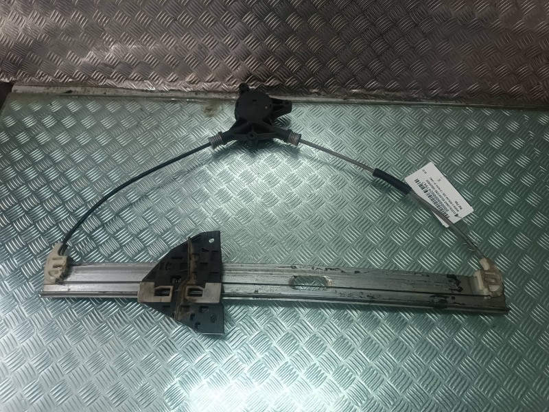 Recambio de elevalunas delantero izquierdo para mazda 6 berlina (gg) 1.8 active (4-ptas.) referencia OEM IAM   ELECTRICO