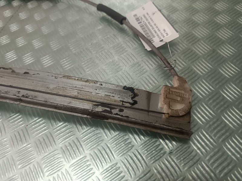 Recambio de elevalunas delantero izquierdo para mazda 6 berlina (gg) 1.8 active (4-ptas.) referencia OEM IAM   ELECTRICO