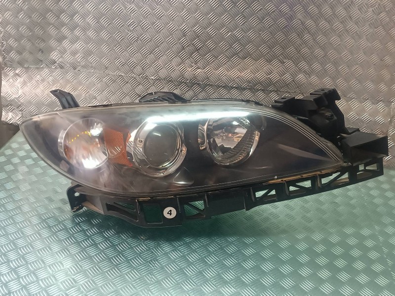 Recambio de faro derecho para mazda 3 berlina (bk) 1.6 vvt active referencia OEM IAM BN8V50151RH BN8V50151 