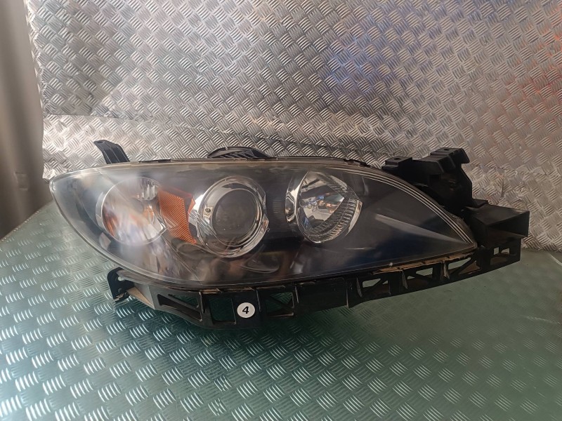 Recambio de faro derecho para mazda 3 berlina (bk) 1.6 vvt active referencia OEM IAM BN8V50151RH BN8V50151 