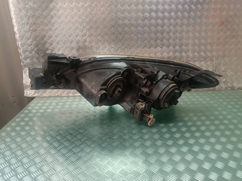 Recambio de faro derecho para mazda 3 berlina (bk) 1.6 vvt active referencia OEM IAM BN8V50151RH BN8V50151 