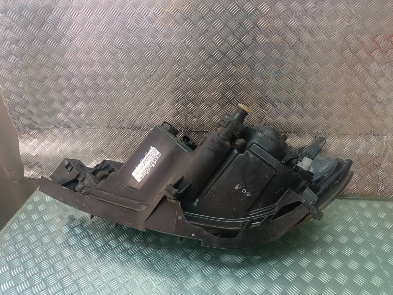 Recambio de faro derecho para mazda 3 berlina (bk) 1.6 vvt active referencia OEM IAM BN8V50151RH BN8V50151 