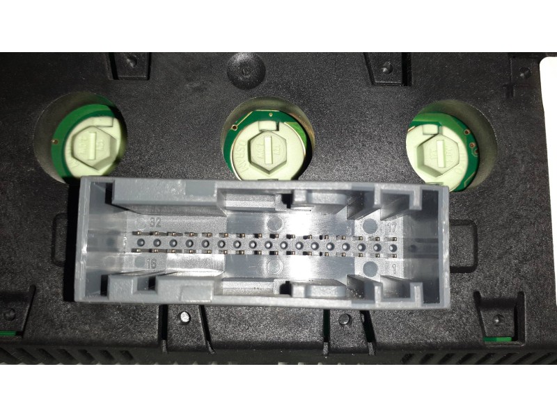 Recambio de pantalla multifuncion para opel meriva cosmo referencia OEM IAM 13208191 317099190 464652911