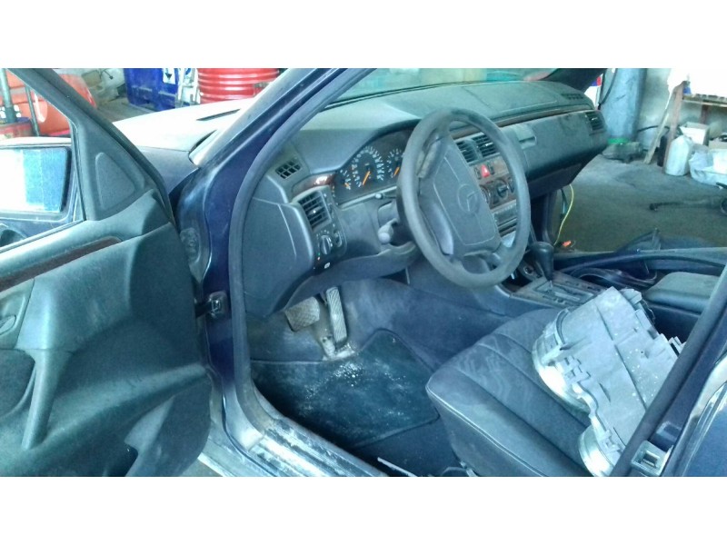 mercedes-benz clase e (w210) berlina del año 1996