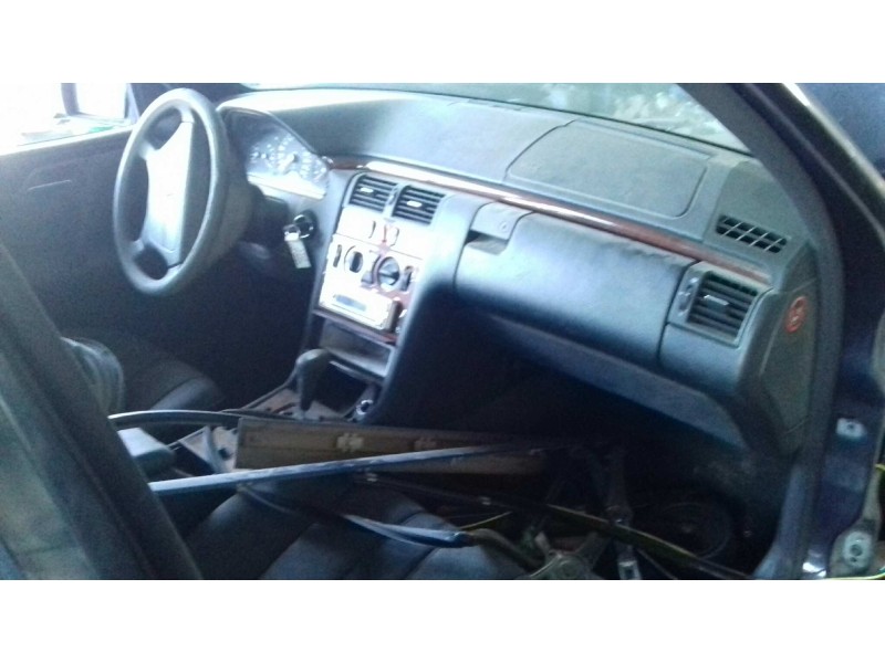 mercedes-benz clase e (w210) berlina del año 1996