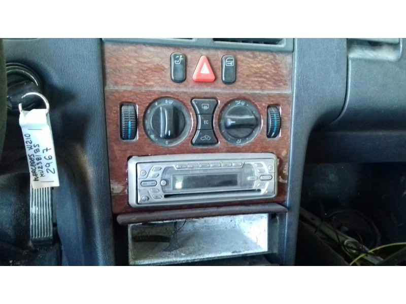 mercedes-benz clase e (w210) berlina del año 1996