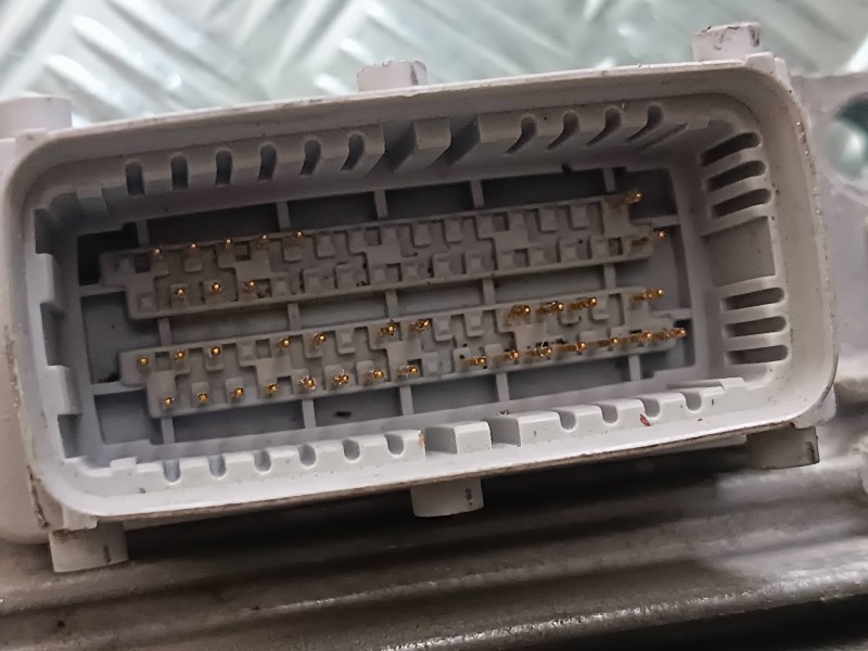 Recambio de centralita motor uce para chevrolet kalos 1.4 se referencia OEM IAM 96417550 96417550XAHF DELPHI