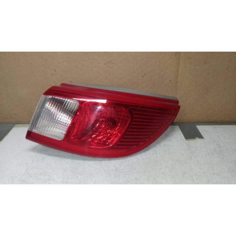 Recambio de piloto trasero derecho para mitsubishi colt cabrio czc instyle referencia OEM IAM 27250202  