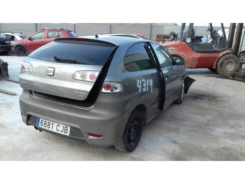 seat ibiza (6l1) del año 2003
