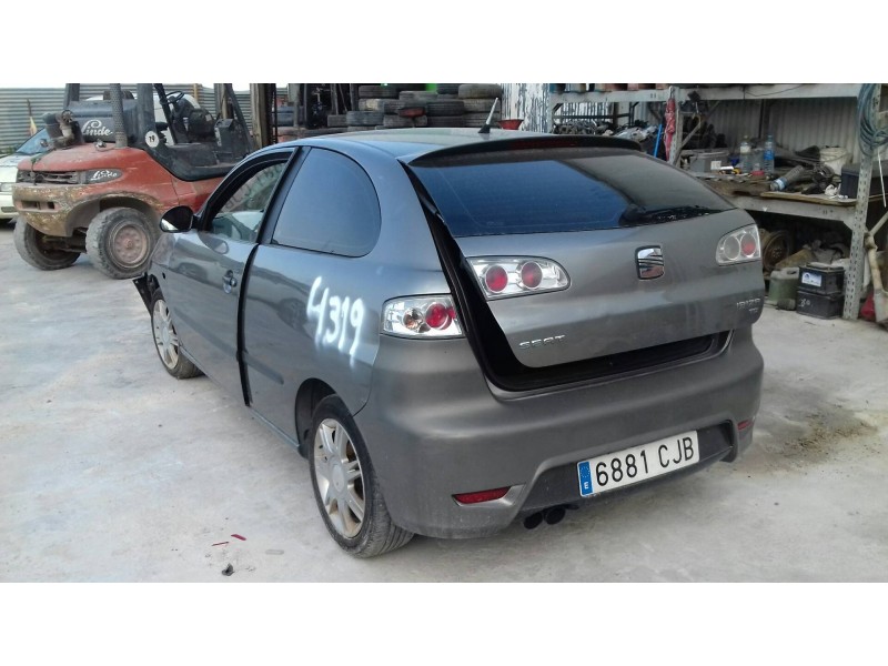 seat ibiza (6l1) del año 2003