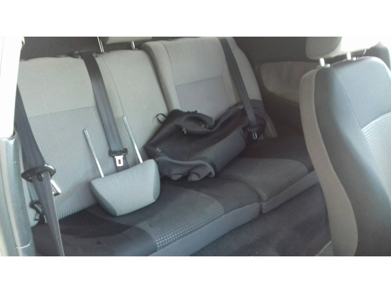 seat ibiza (6l1) del año 2003