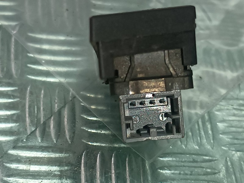 Recambio de interruptor para seat ibiza (6l1) cool referencia OEM IAM 6L1962125 CONECTOR 4 PINES BLOQUEO PUERTAS