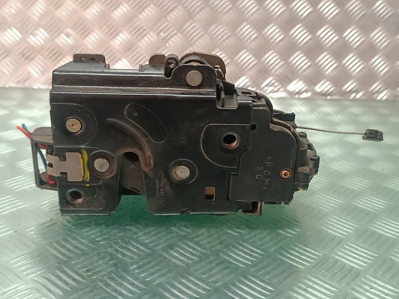 Recambio de cerradura puerta trasera izquierda para seat leon (1m1) signo referencia OEM IAM 3B4839015M CONECTOR NEGRO 6 PINES E