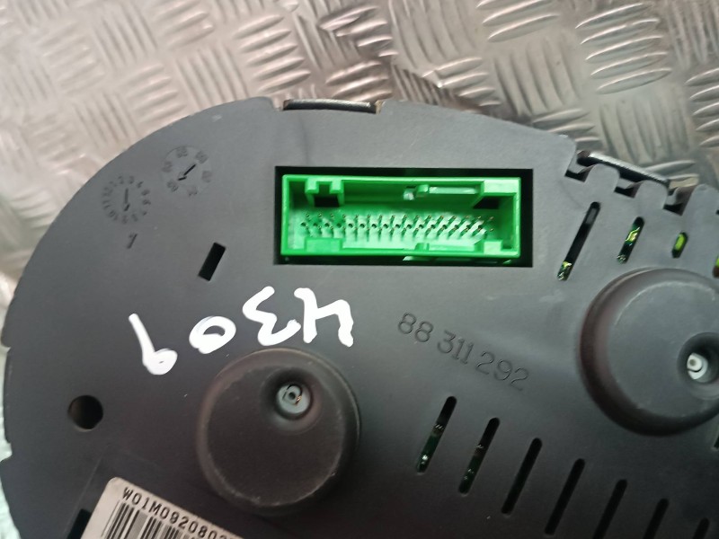 Recambio de cuadro instrumentos para seat leon (1m1) signo referencia OEM IAM W01M0920802D 110.080152005 VDO