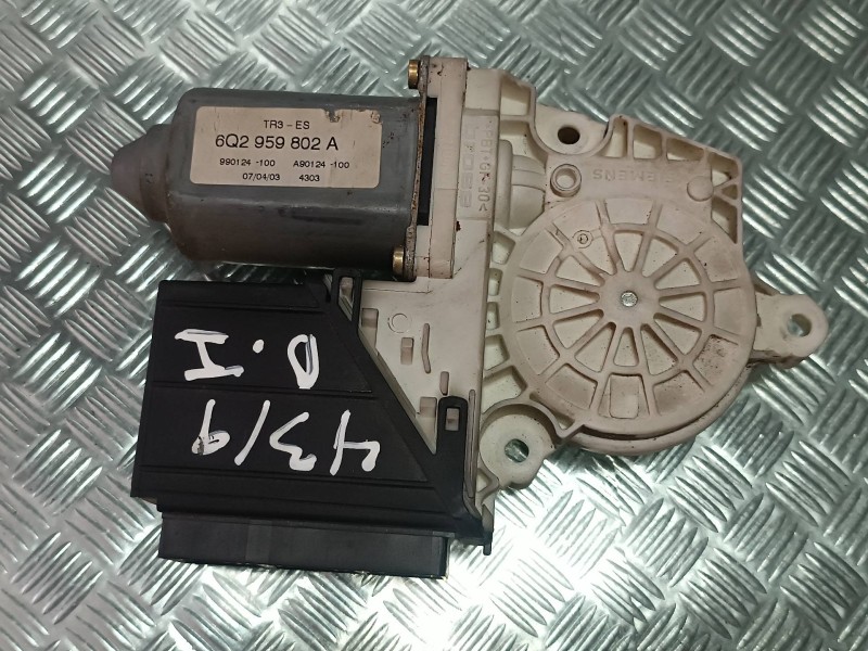 Recambio de motor elevalunas delantero izquierdo para seat ibiza (6l1) cool referencia OEM IAM 6Q2959802A 101387102 77460021