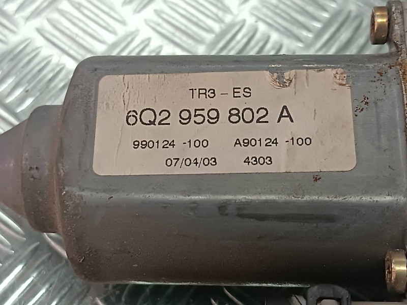 Recambio de motor elevalunas delantero izquierdo para seat ibiza (6l1) cool referencia OEM IAM 6Q2959802A 101387102 77460021