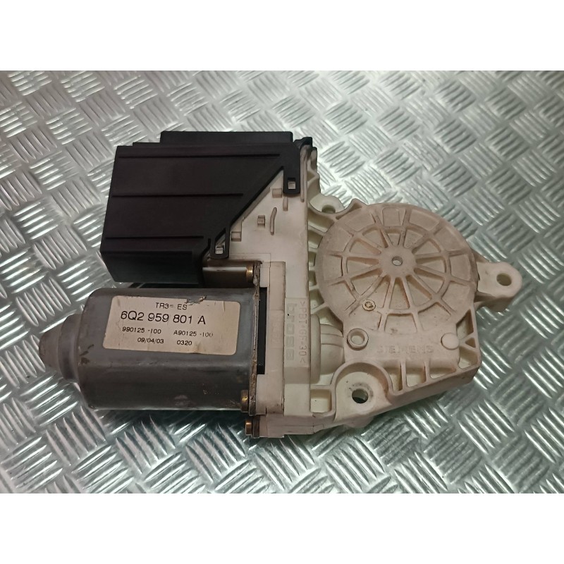 Recambio de motor elevalunas delantero derecho para seat ibiza (6l1) cool referencia OEM IAM 6Q2959801A 101386102 