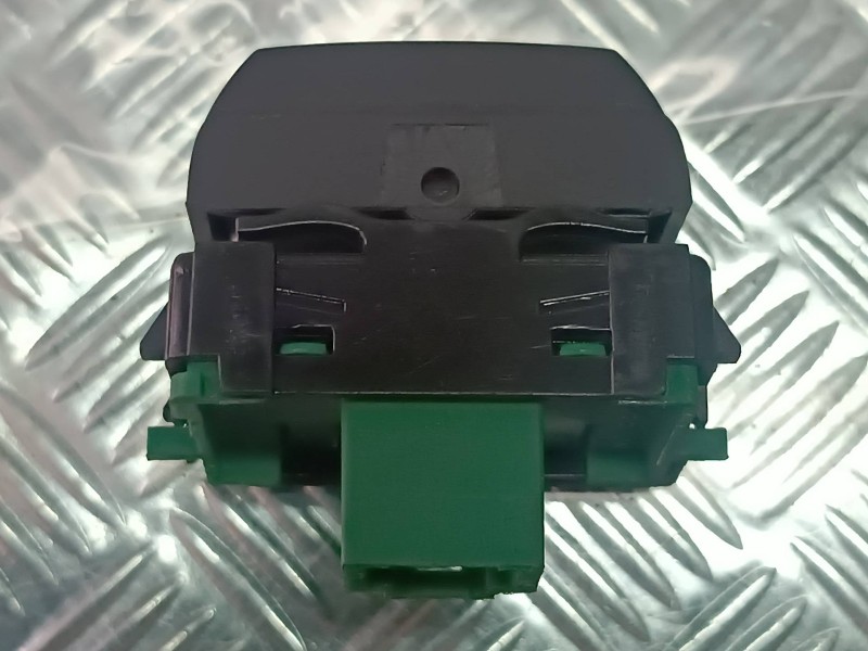 Recambio de interruptor para dacia duster ambiance 4x2 referencia OEM IAM 251538545R  CONECTOR DE 4 PINES